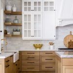 5 White Marble and Wood Kitchens We Love