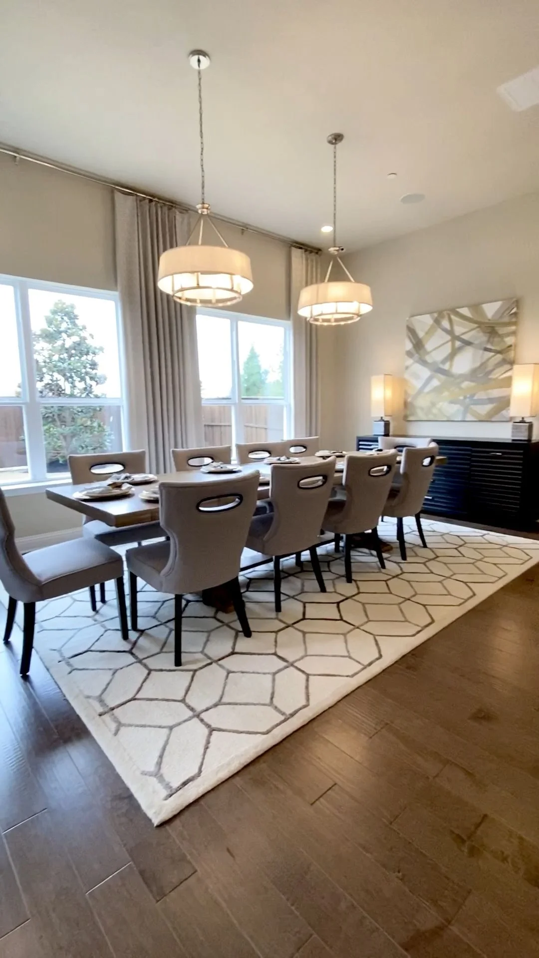 Beautiful Dining room open to kitchen