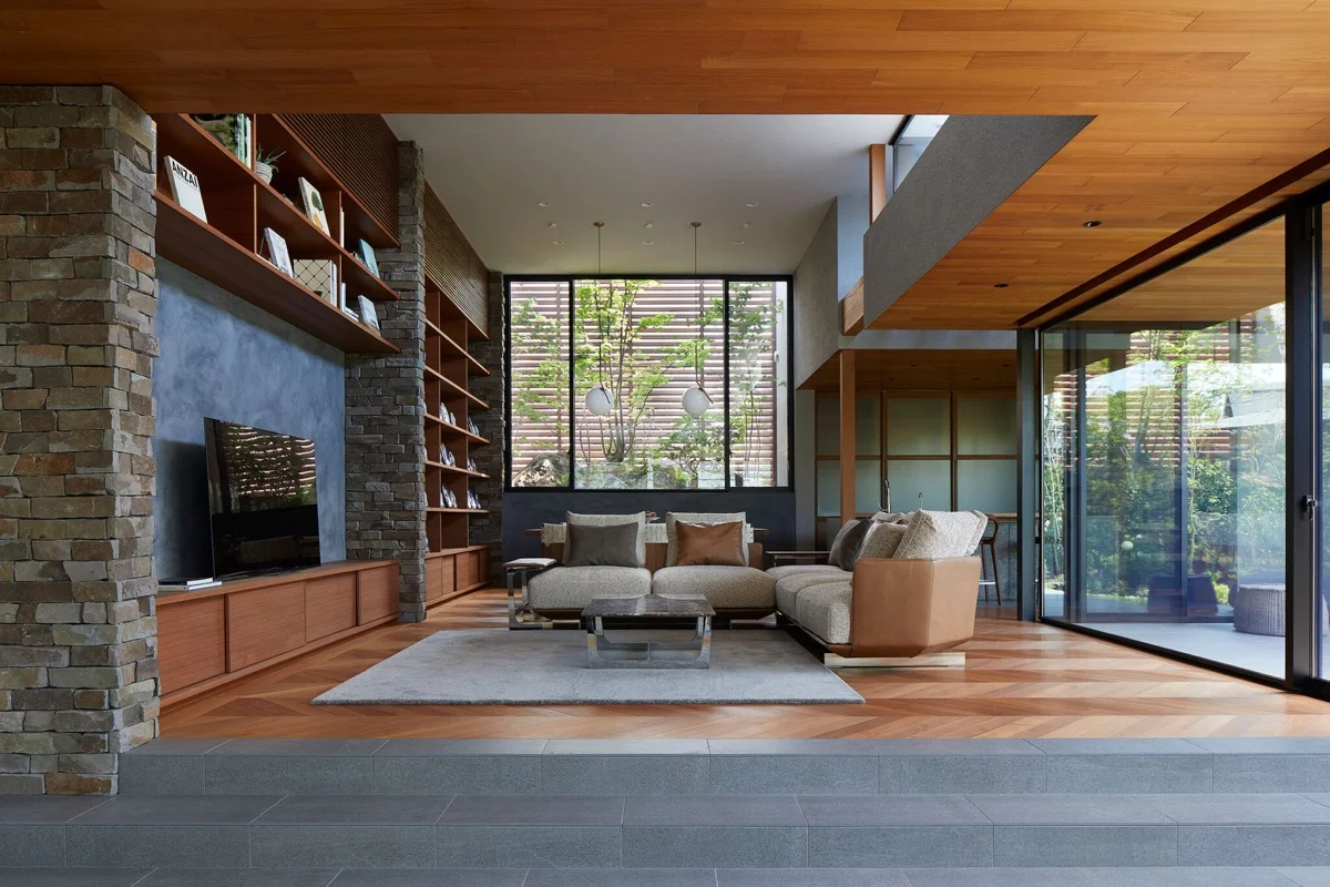 A-Modern-Japanese-House-With-A-Serene-Courtyard