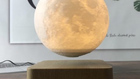 Product-Of-The-Week-Levitating-Moon-Lamp.jpg
