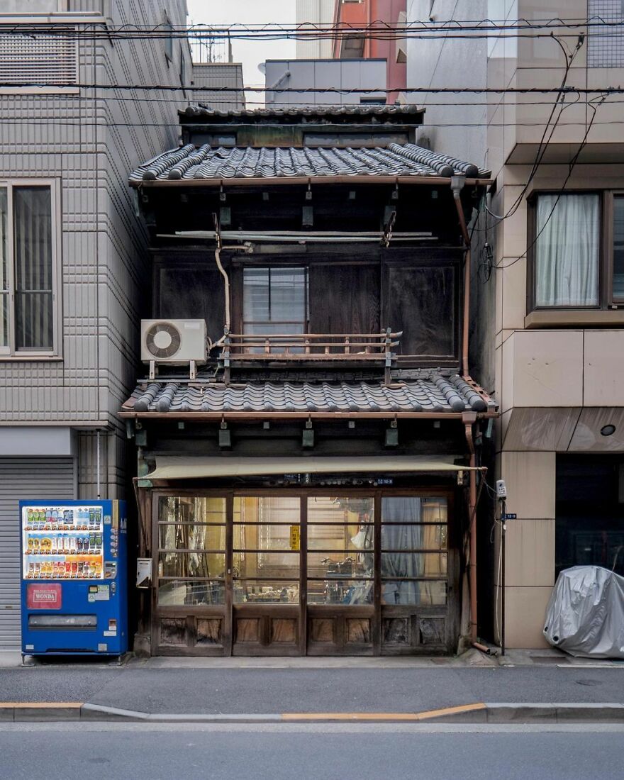 Instagram Account Shows How Past And Present Merge In Harmony In Japan