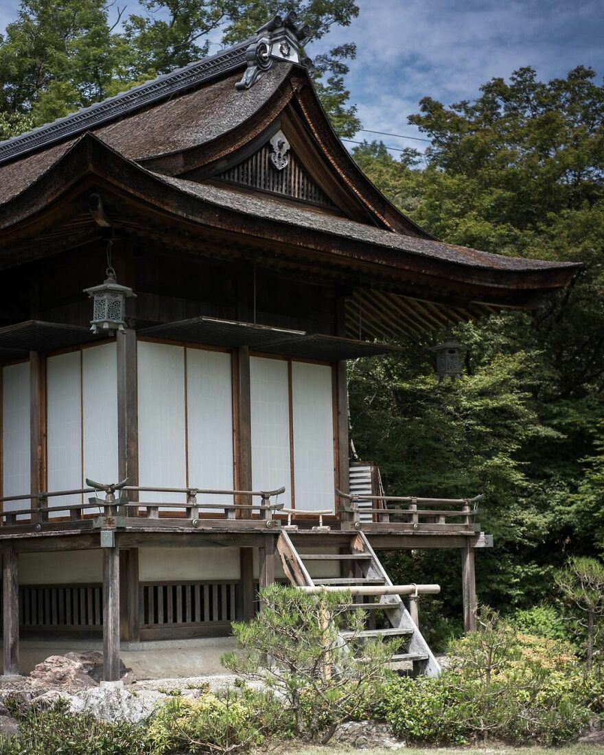 Instagram Account Shows How Past And Present Merge In Harmony In Japan