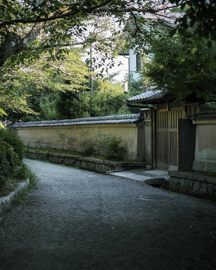 Instagram Account Shows How Past And Present Merge In Harmony In Japan