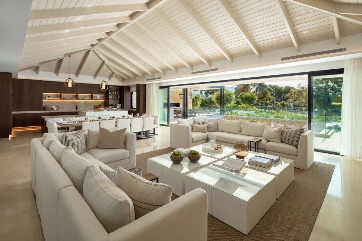 Mediterranean-Villa-With-A-Fusion-Of-Modern-Andalusian-Architecture