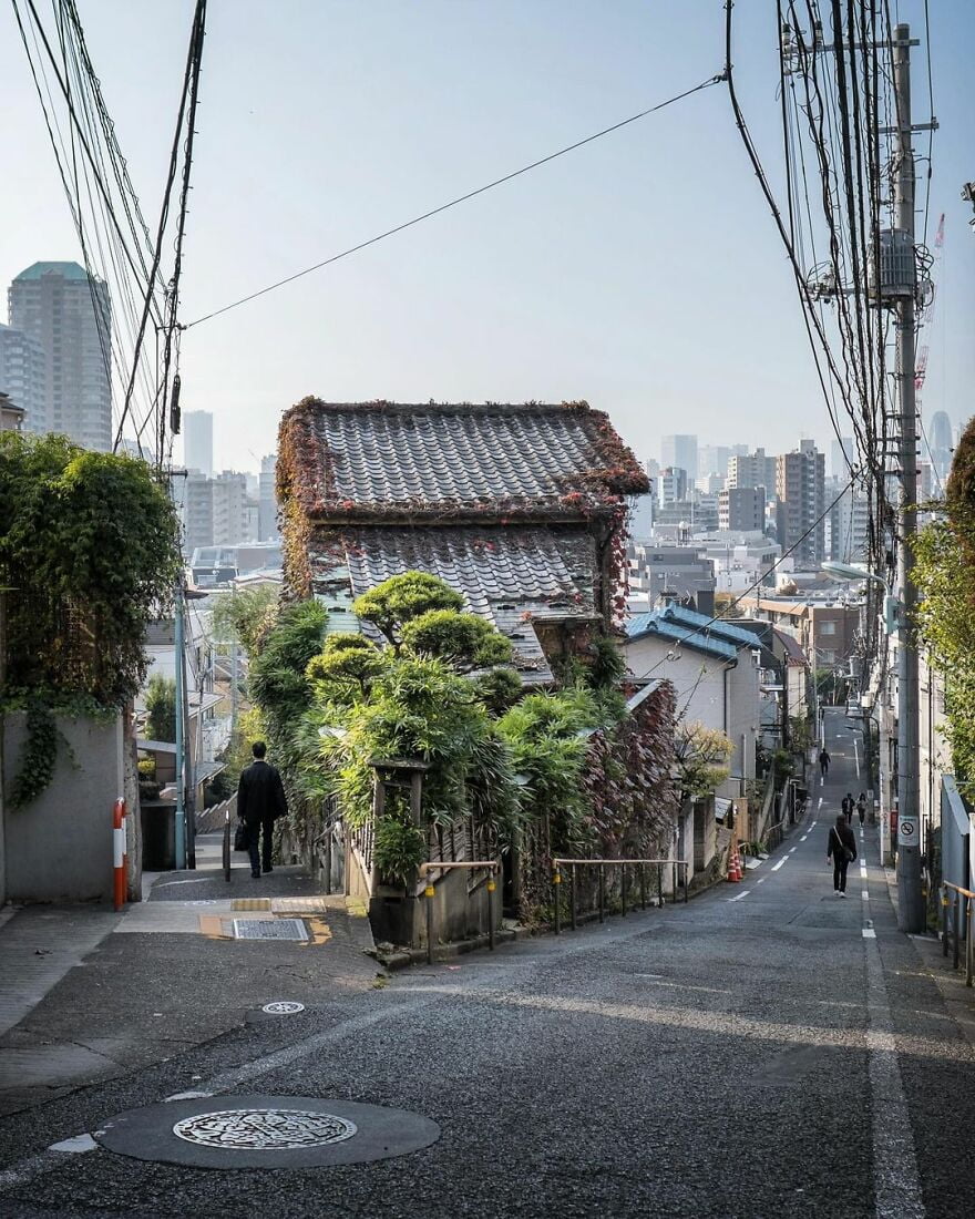 Instagram Account Shows How Past And Present Merge In Harmony In Japan