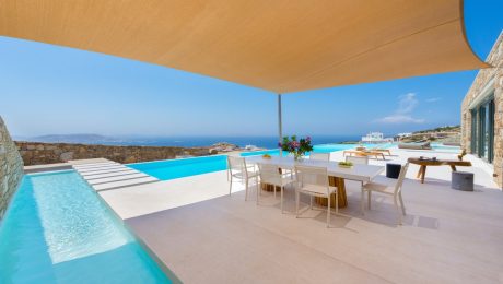 A-Luxurious-Dream-Home-Overlooking-the-Sea-in-Mykonos A-Luxurious-Dream-Home-Overlooking-the-Sea-in-Mykonos