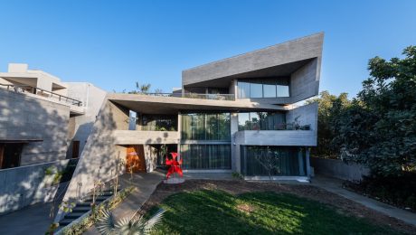 A-Modern-Indian-Brutalist-House-With-Artistic-Touches
