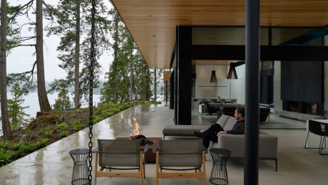 Incredible-Modern-Lakeside-Home-In-Canada