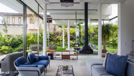 Light-Filled-Living-Rooms-Connected-With-Nature Light-Filled-Living-Rooms-Connected-With-Nature