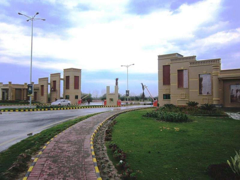 5 Marla Plot in B Block 40ft Road (Opposite 10 Marla Plot Lane)