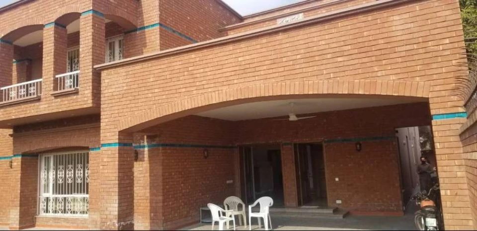 Wapda Town 12 marla fully furnished Upper Portion For Rent