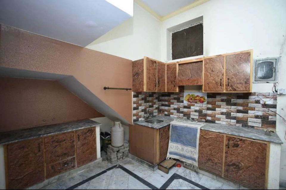 Apartment For Sale  (Qartaba Chowk Jail Road)