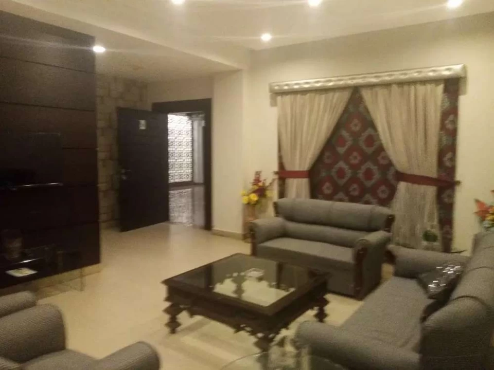 BAHRIA PHASE 4 / 2 BEDROOMS APARTMENT FOR SALE