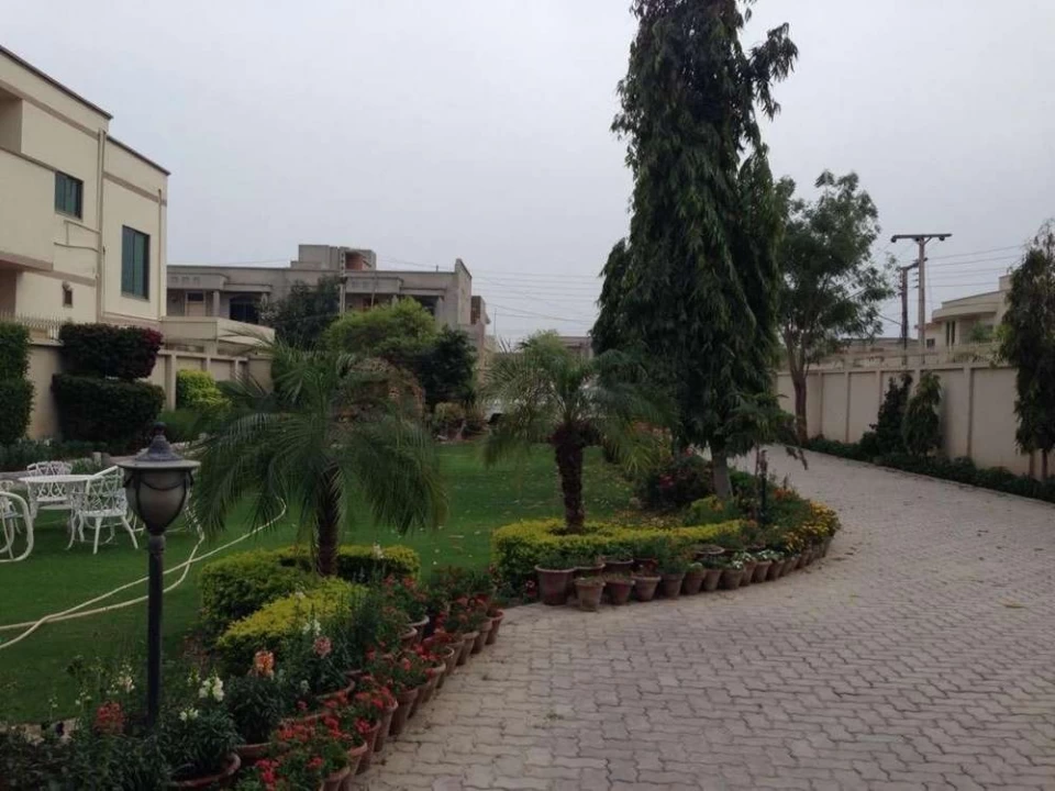 Corner plot at a very serene location.