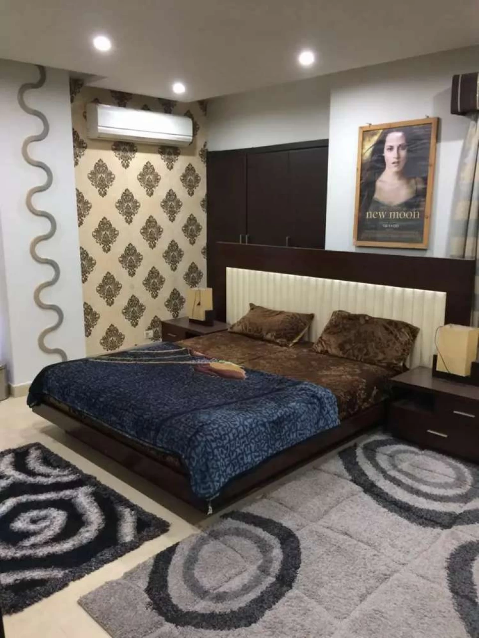 Luxury furnished2bed apartent4rent century mall safria3bahria town rwp