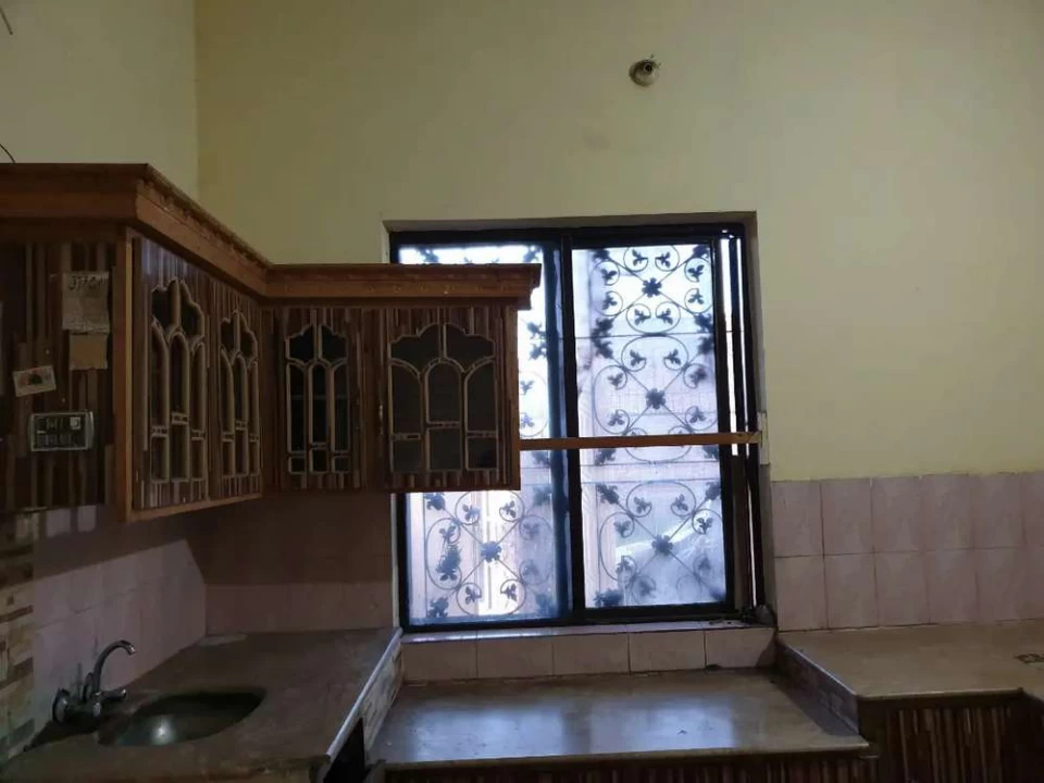 10 Marla house near Punjab University