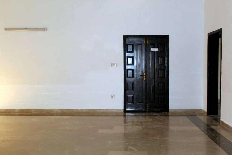 Facing park - Upper Portion - 1 Kanal(Rent)