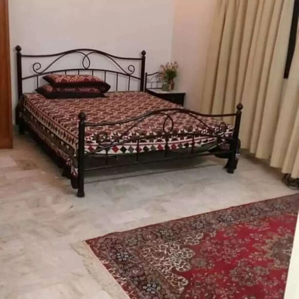 0ne bed lounge kitchen furnished 1st floor best for small dsmily