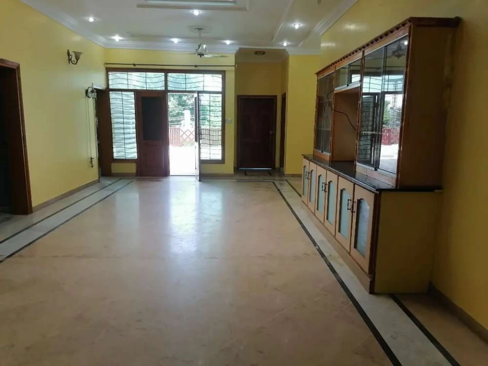 A house available for rent in main jinnahabad