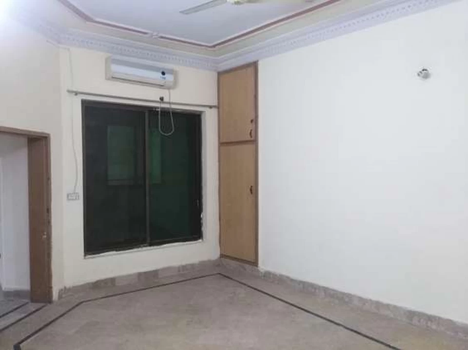 Near mda chowk 2 bed drawing tv kitchen car porch