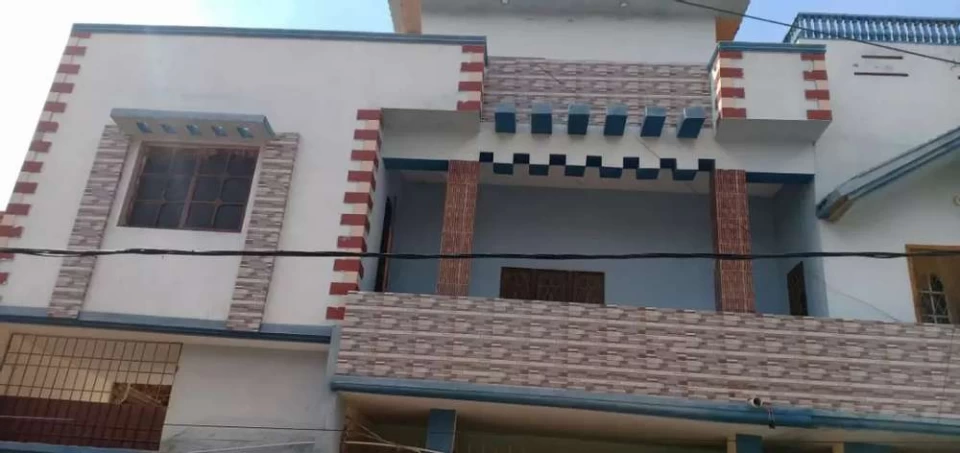 200sq yards triple story banglow for sell at su society phase 2