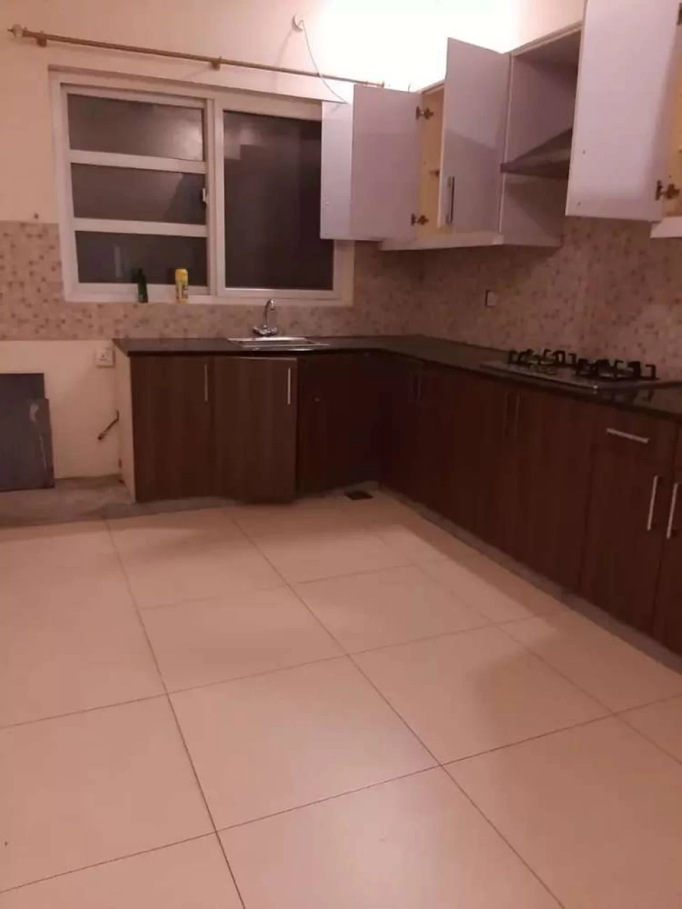 Kanal upper portion for rent in bahria town phase 5