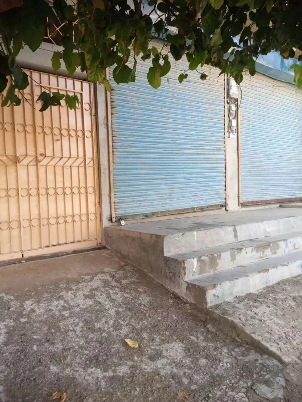Mega Shop For Rent at Green park city