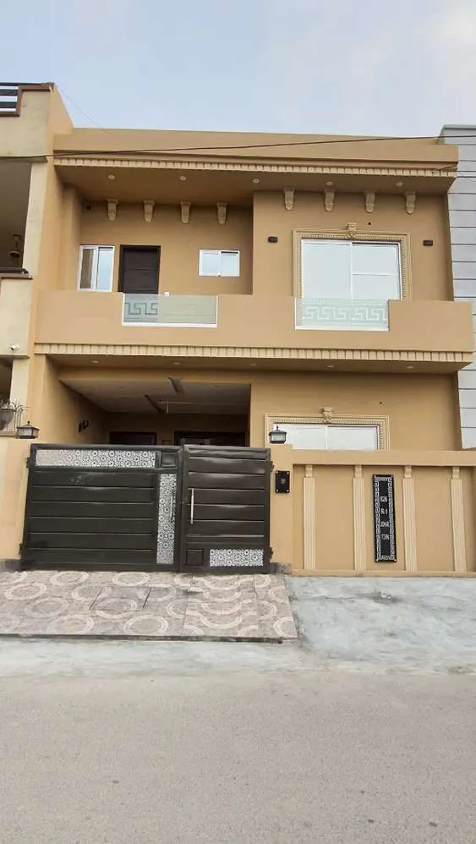 5Marla Brand New Facing park house for Sale johar town