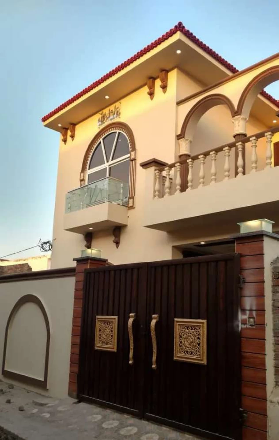 Bosan road near Sabzazar Metro.. 5 Marla Double story House for sale