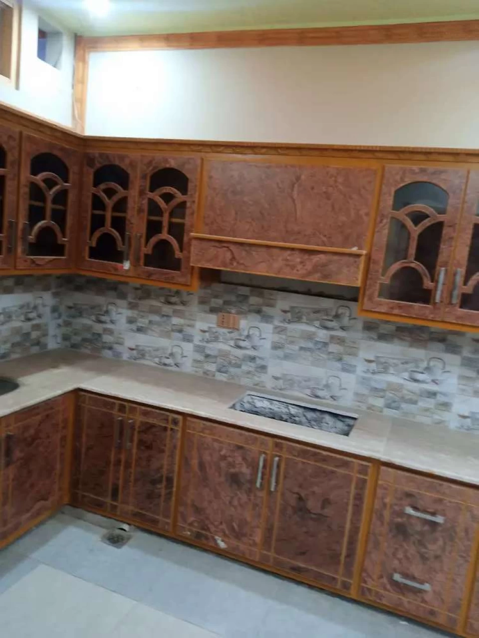 Wakeelo wali kothi ki back side per