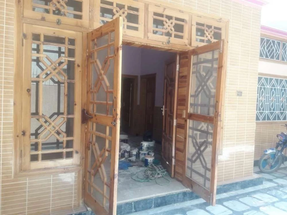 triple story well tiled good connfition