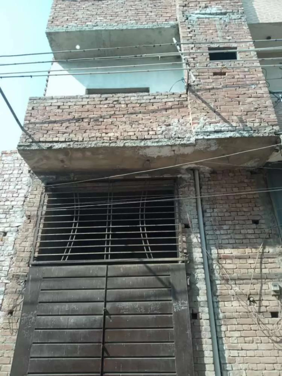 2.5 Marla house investment opportunity