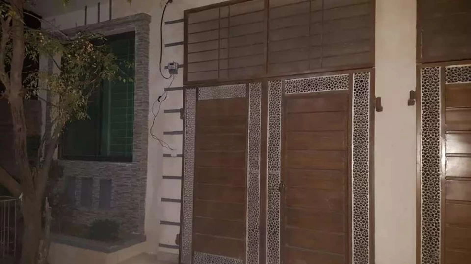 Urgent sale 3.5 marlla furnished house for sale