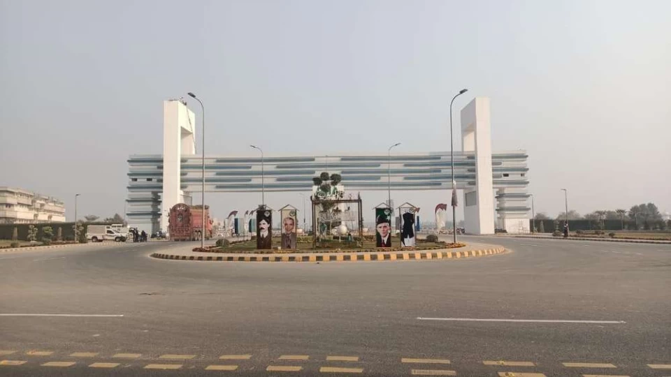 plot for sale sector Q in DHA multan