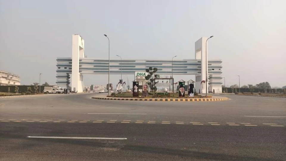10 Marla Ideal Location Plot In U-Sector, DHA Defence Multan.