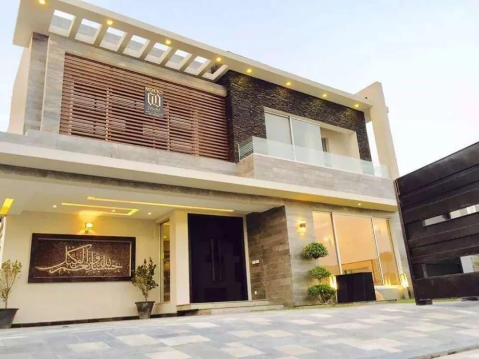 Most beautiful location on main Madhali road Sahiwal