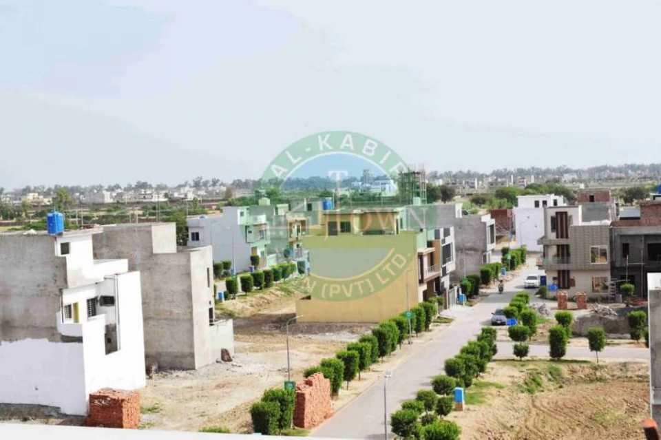 4 MARLA COMMERCIAL FOR SALE ON EASY INSTALLMENT