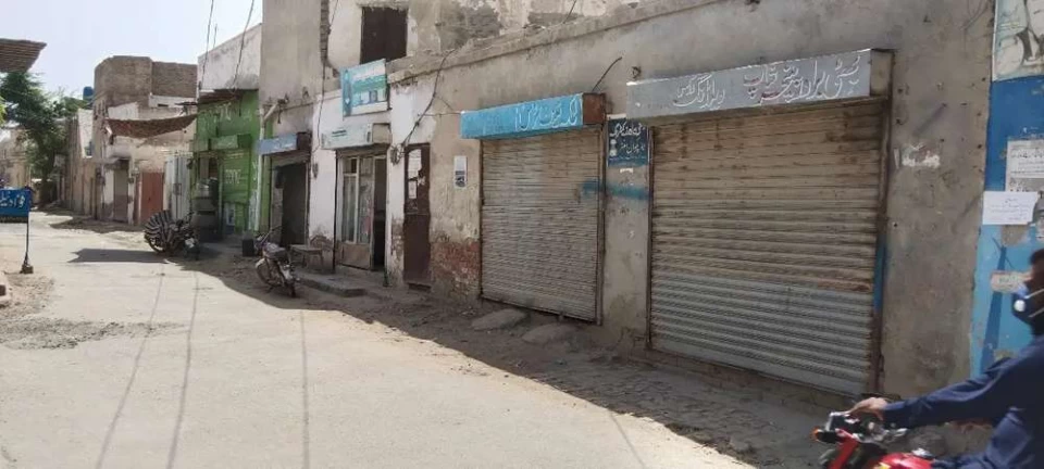 3 shops for sale bahwal chowk near by police line bahawalpur