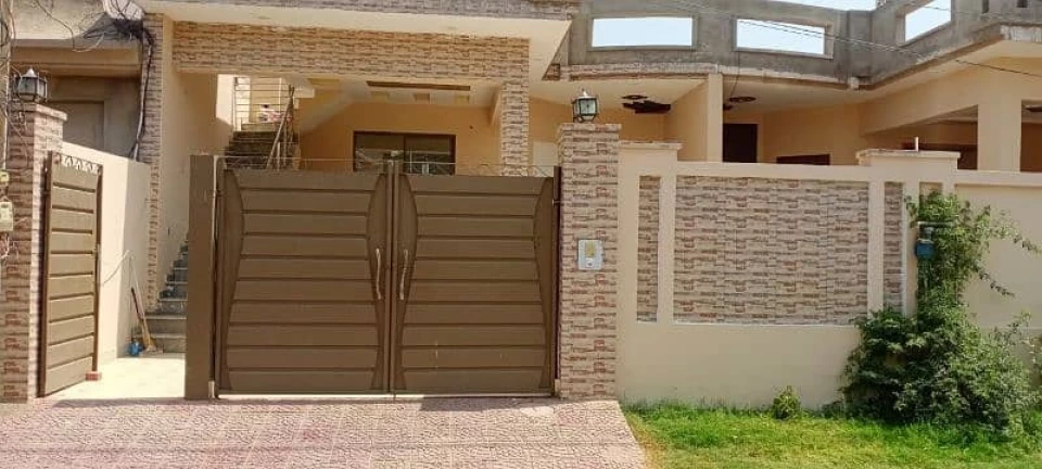 A beautiful 10 marla house for rent in beautiful secured colony. cantt
