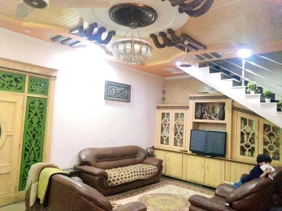 10 marla house avaliable at good location at abshar colony st 3