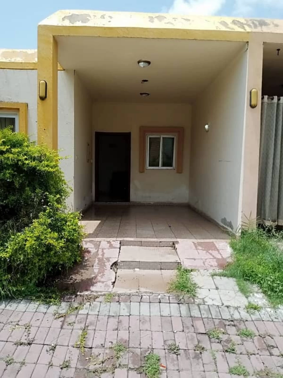 Bahria town beautiful safari home for sale ideal location