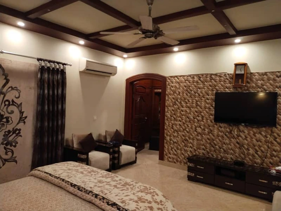 House available for rent main location batala colony faisalabad