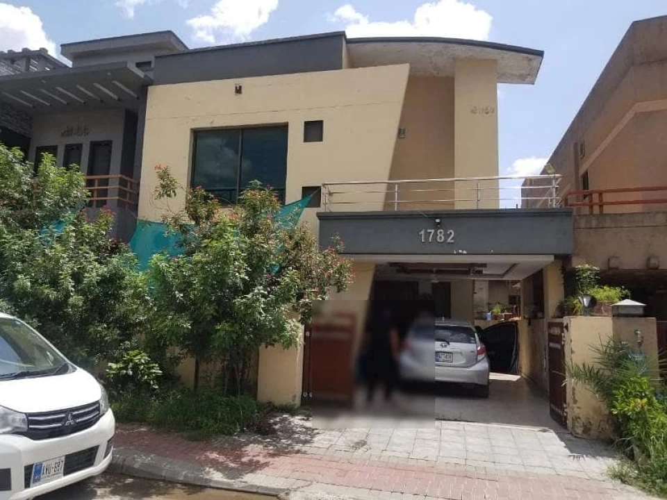 10 marla house for sale in baharia town phase 3 rawalpindi.