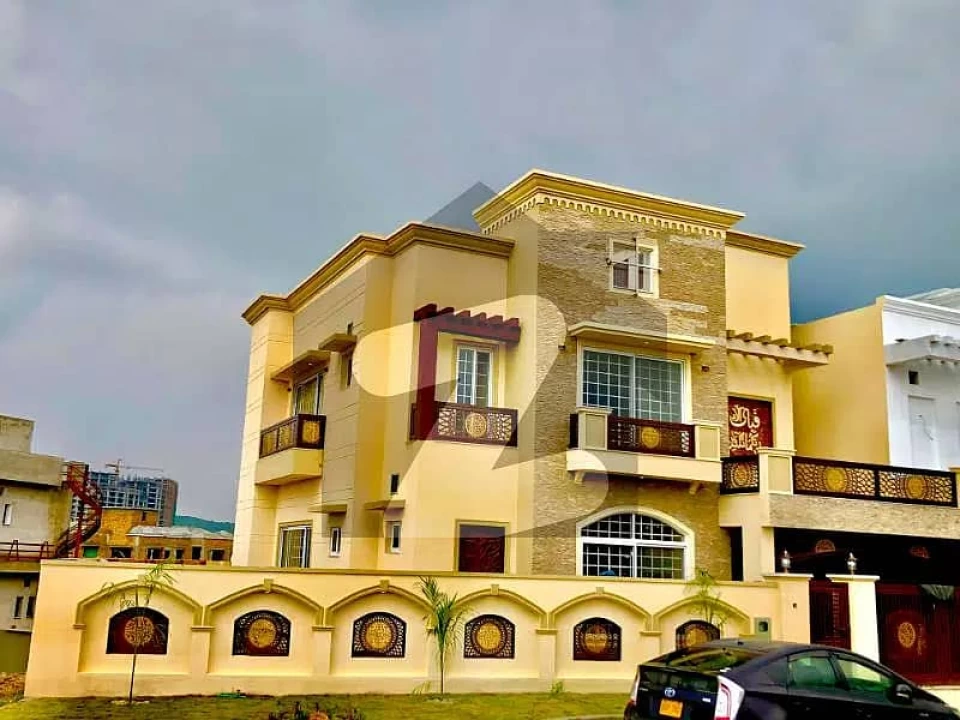 10 marla beautiful house is available for sale in bahria town phase 8