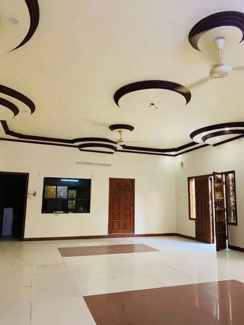 Banglow for sale in gulshan 400gaz west open