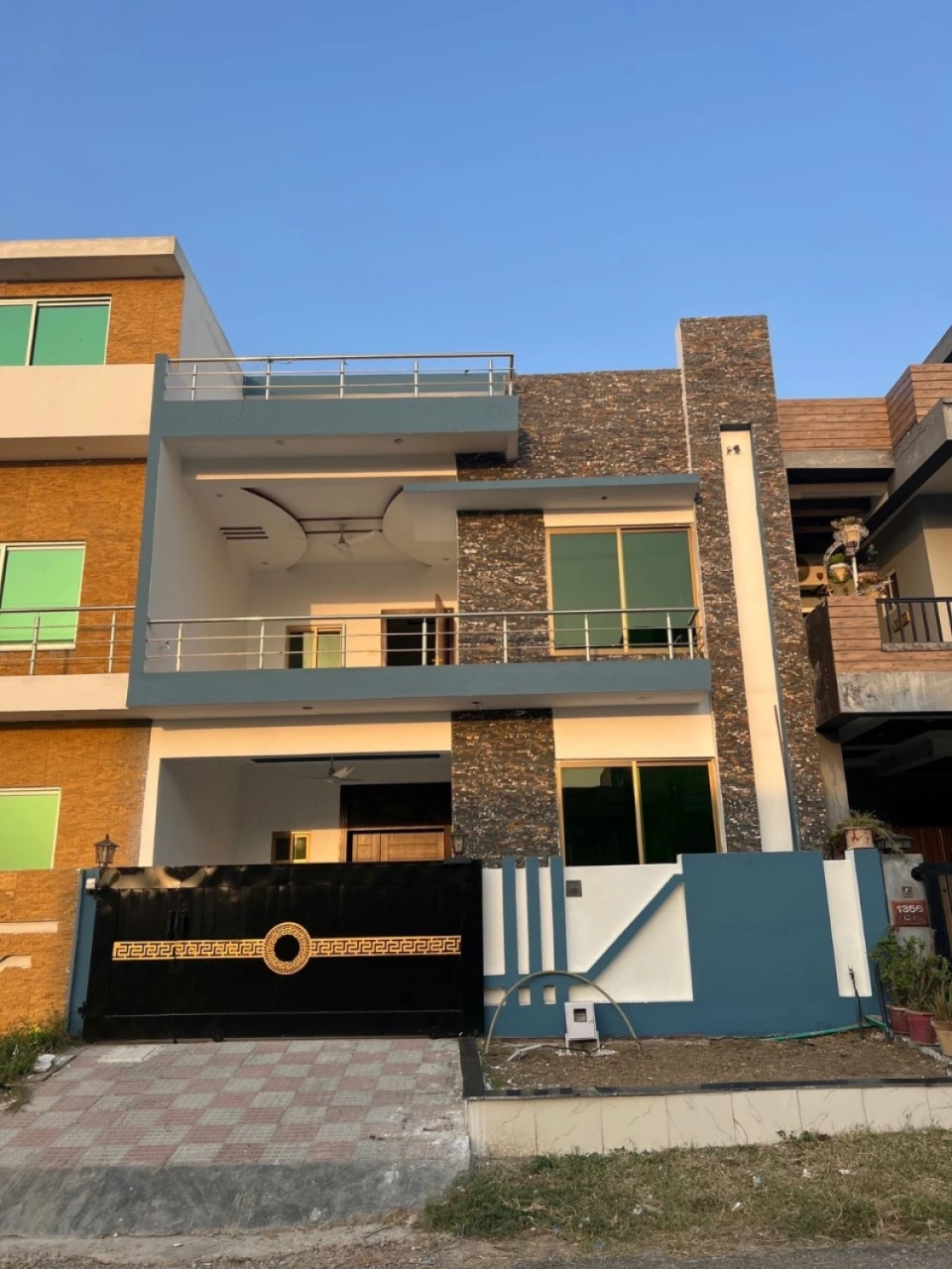 Brand new 5 marla house b -17 multigardens islamabad