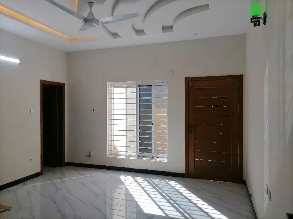 10 marla house for sale in the perfect location of bahria town phase 5