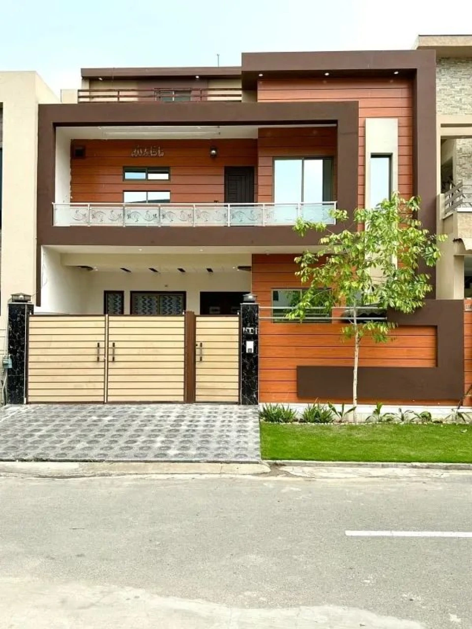 Buy a prime location house of 7 marla in sitara gold city