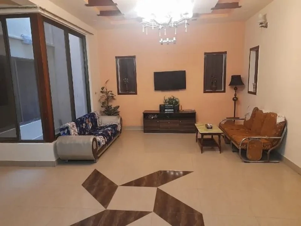 House available in khayaban gardens for sale