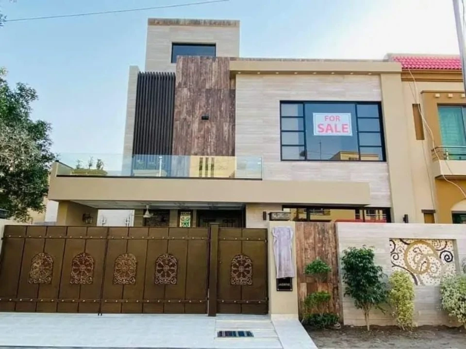 10 marla ultra classic house for sale bahria town lahore